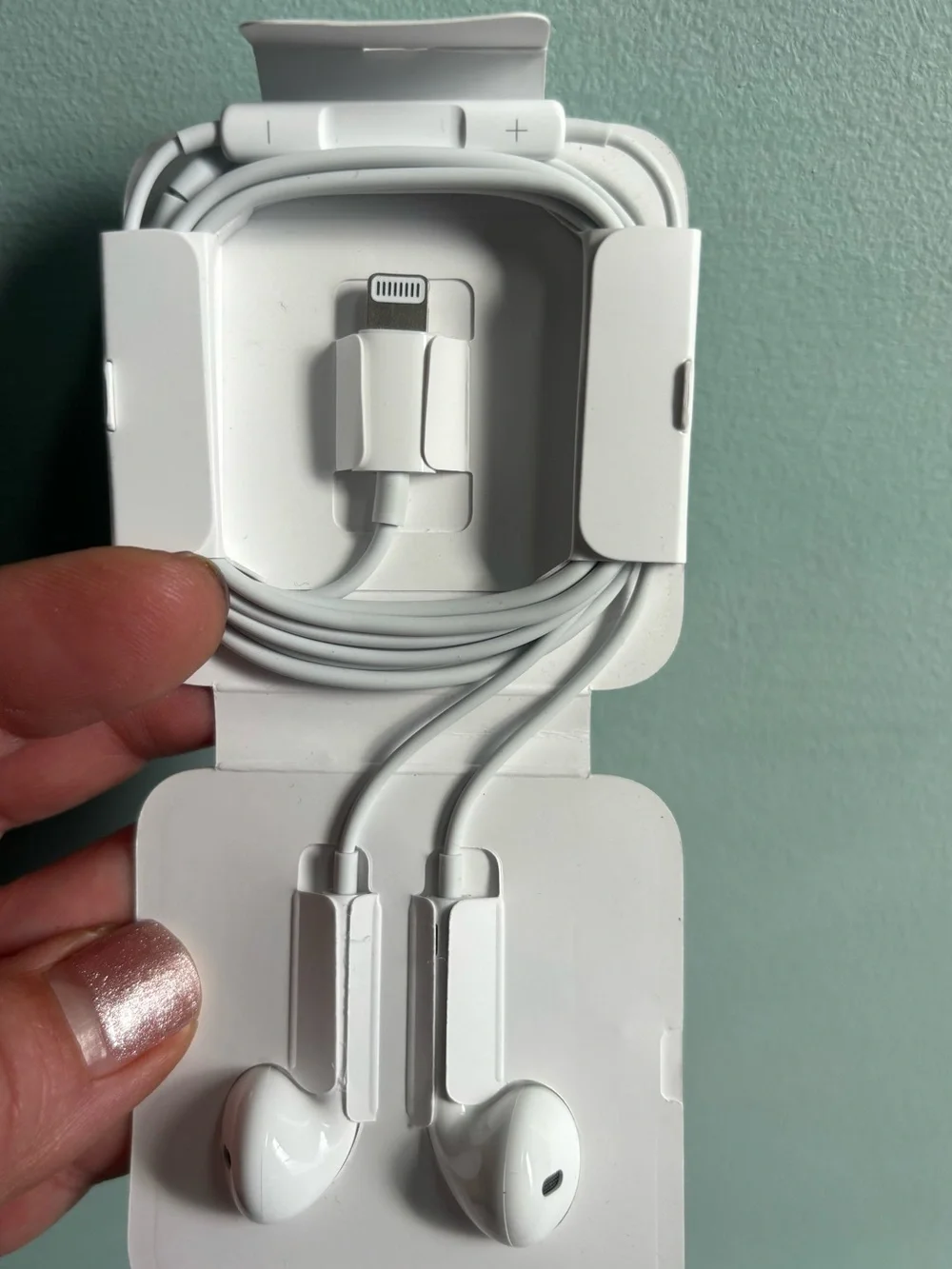 Vintage White Wired Earbuds- New